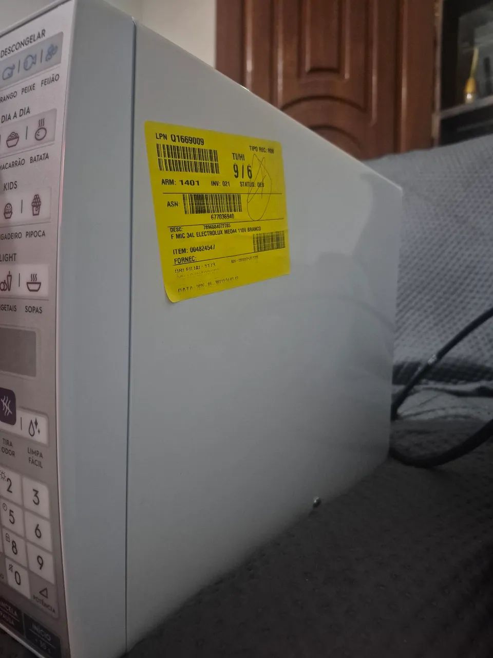 Microondas Electrolux 34L Branco 110V NOVO (MEO44) - Foto 3