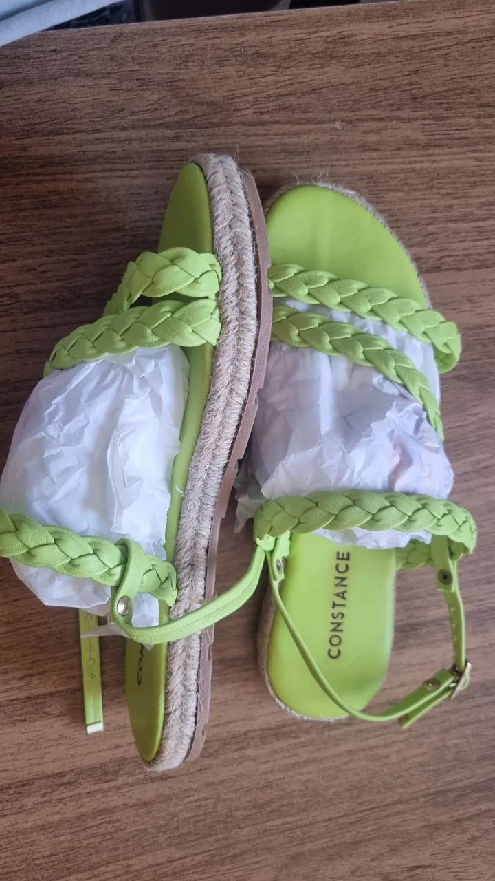 Sandalia flatform Constança n36 Nova
