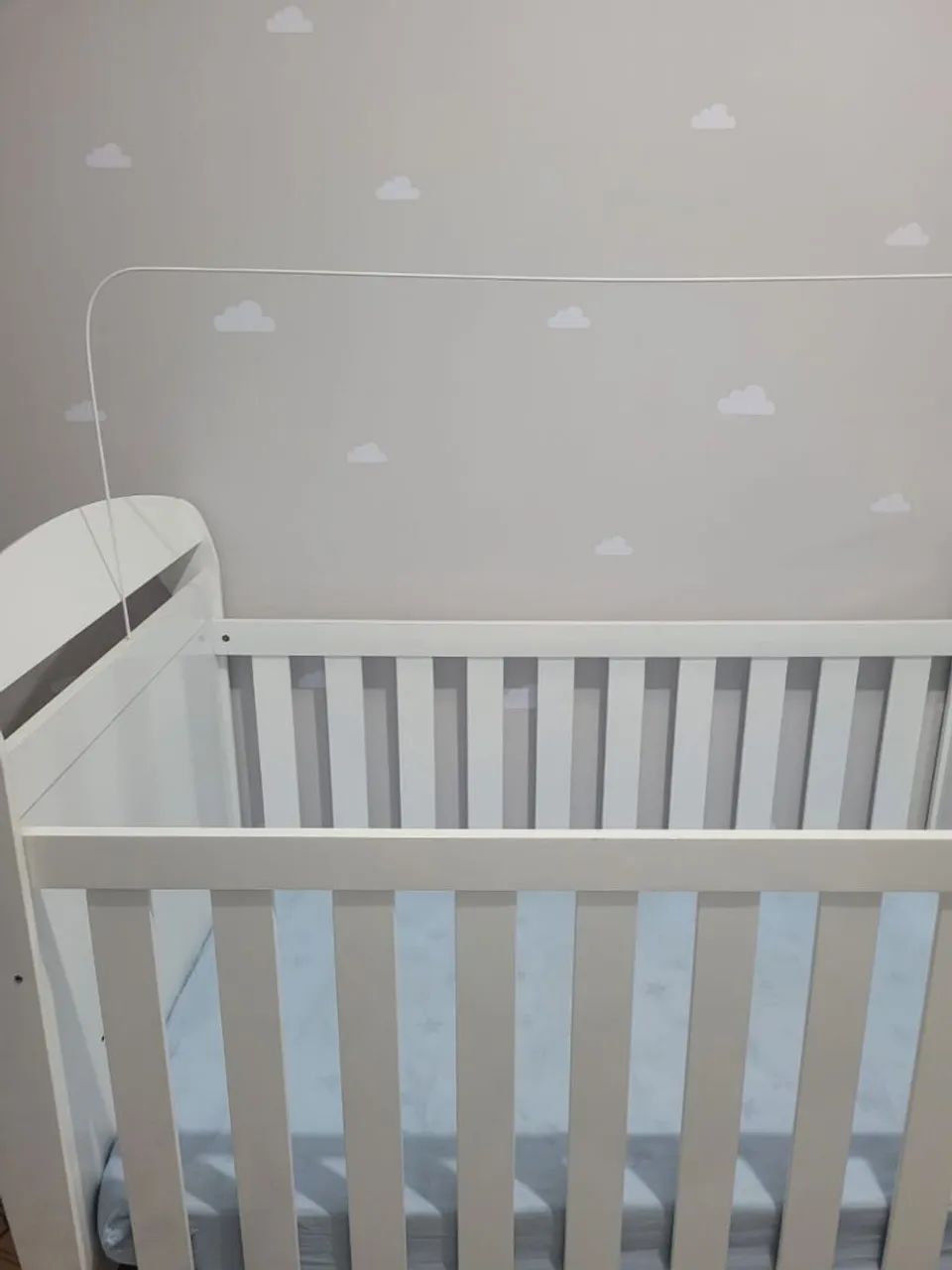 Berço Branco com Rodinhas 