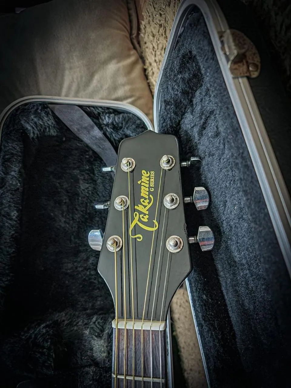 Takamine coreano com hardcase dos Beatles (para vender ligeiro) - Foto 3