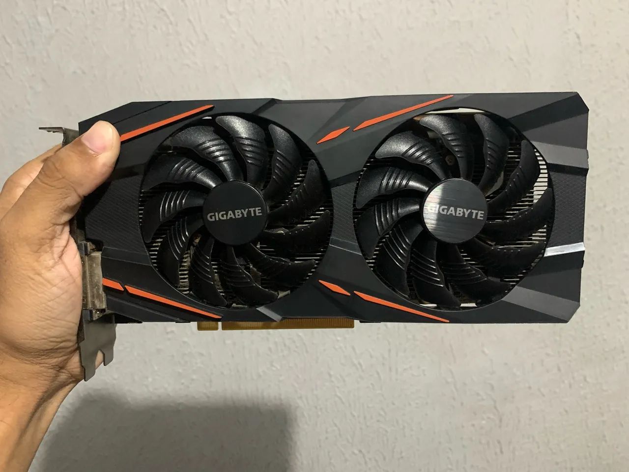 Placa de Vídeo Rx 570 4gb da Gigabyte, funcionando perfeitamente.