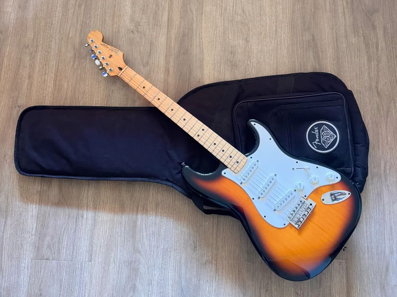Guitarra Fender Standard México - Instrumentos musicais - Norte