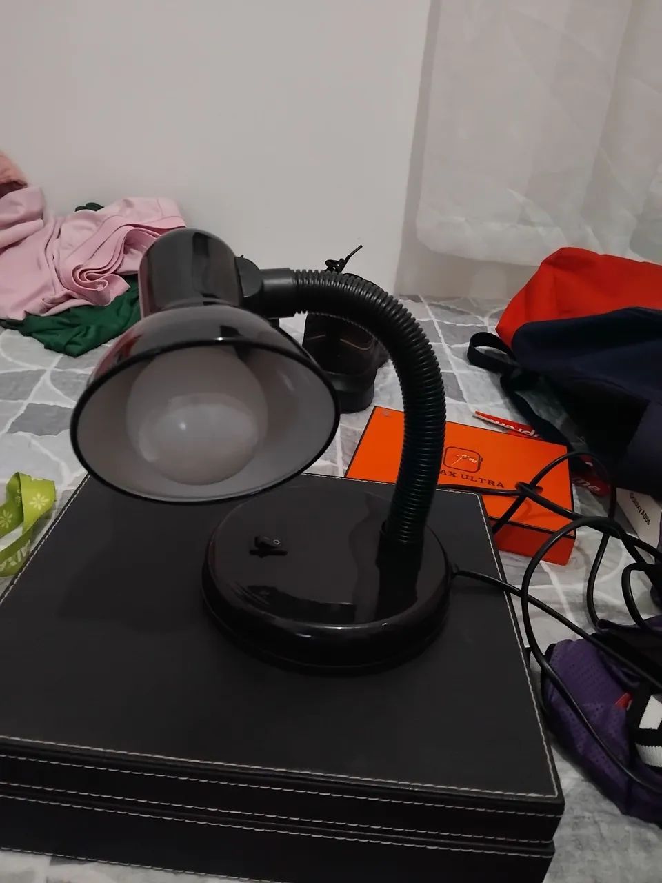 Abajur PIXEL- COM LAMPADA LED NOVO.