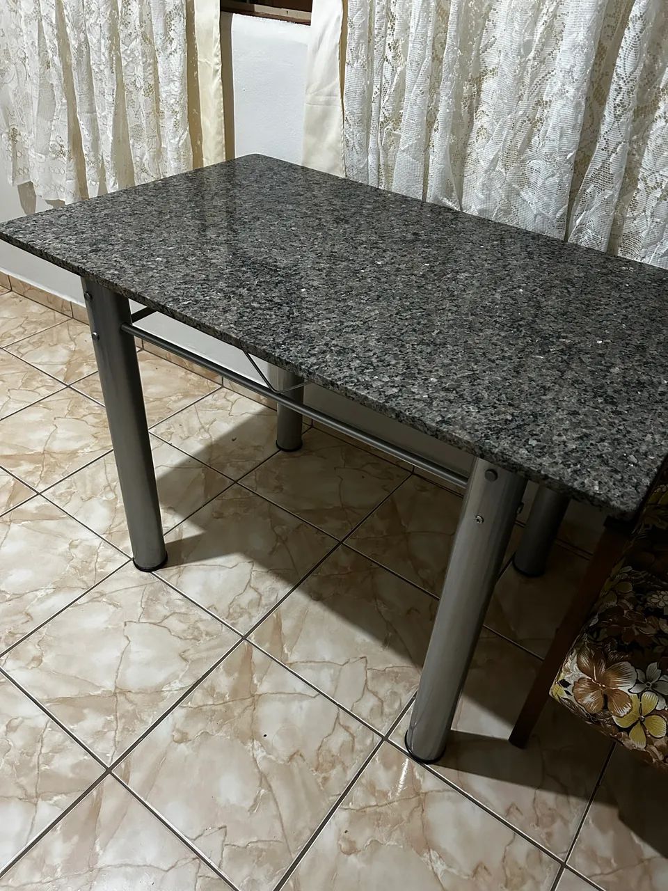Mesa 4 cadeiras  - Foto 4