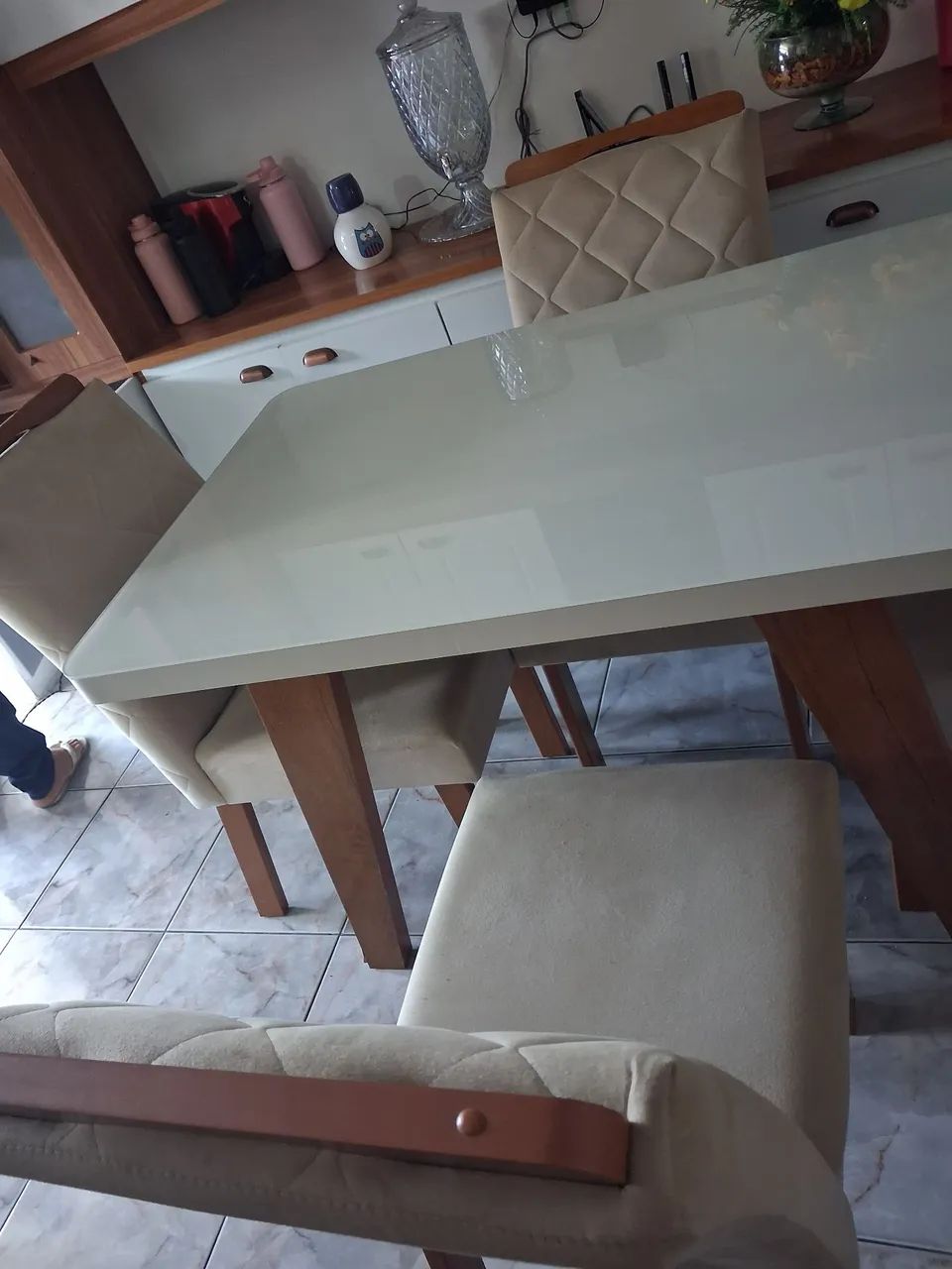 Vendo uma mesa 4 cadeira  1,200 - Foto 2