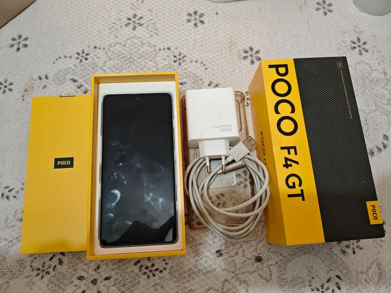 Poco F4 GT
