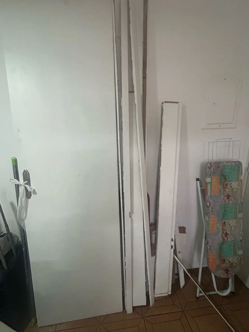 PORTA MADEIRA BRANCA $60,00 