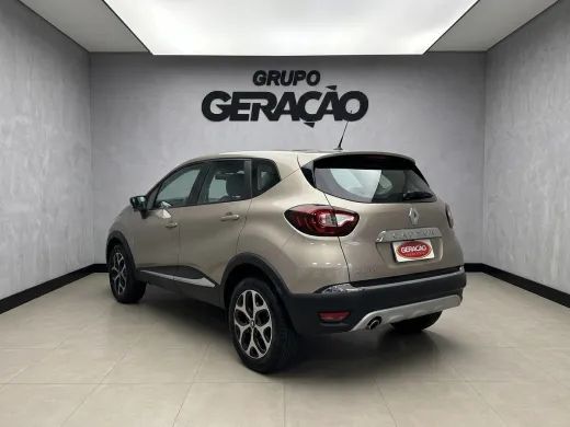 Renault Captur Iconic 1.3 TB 16V Flex 5P AUT 2022 - Foto 4