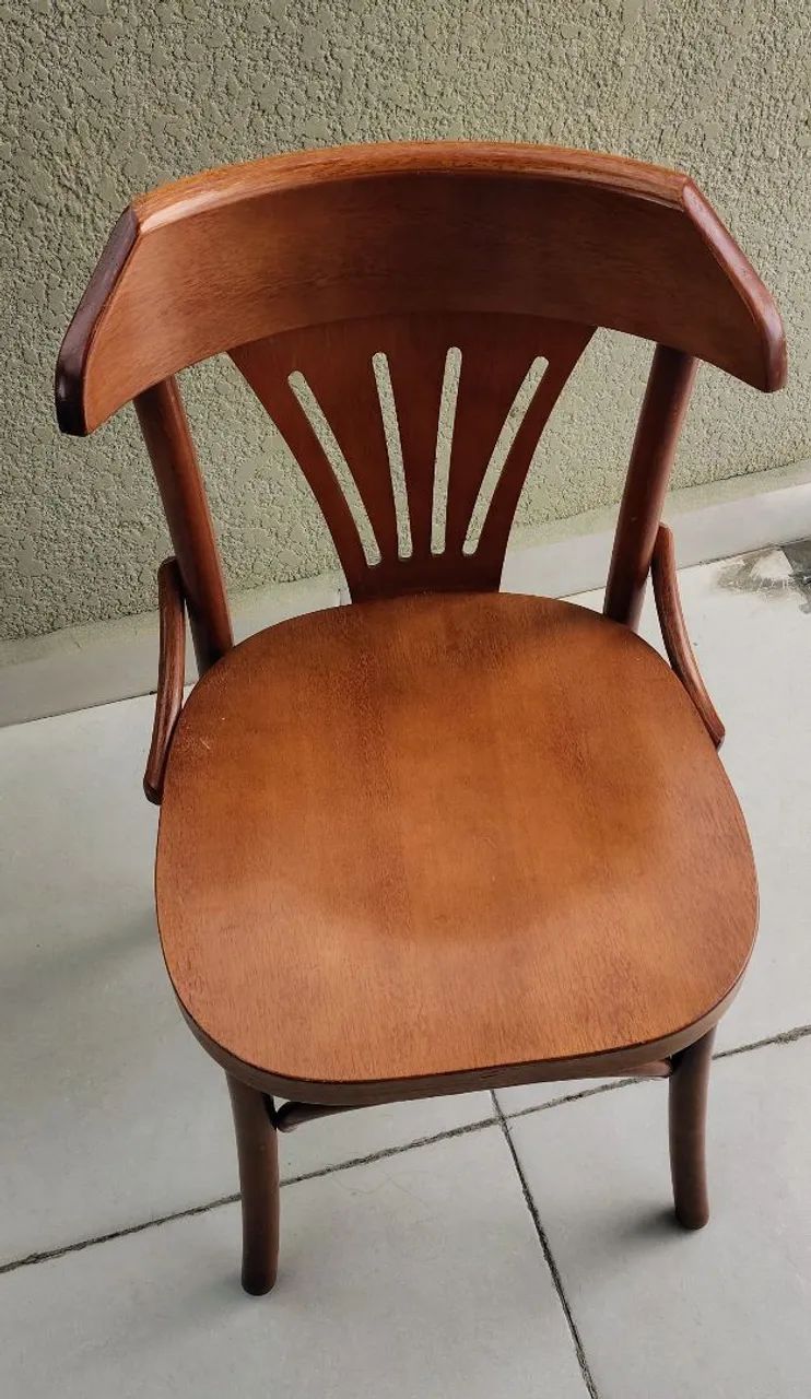 Vendo cadeiras de madeira maciça  - Foto 3