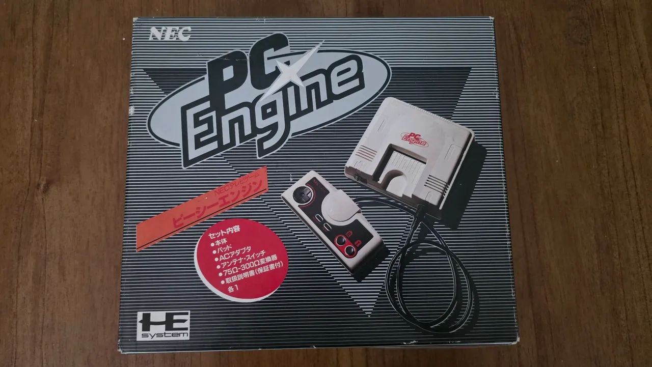 Pc engine branco na caixa com 1 jogo