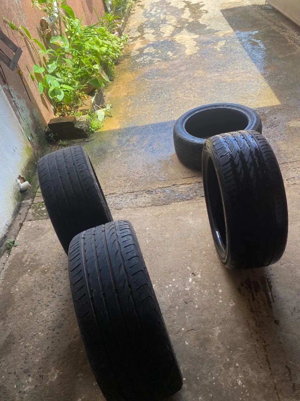 Pneu  235/45ZR18 - Foto 3