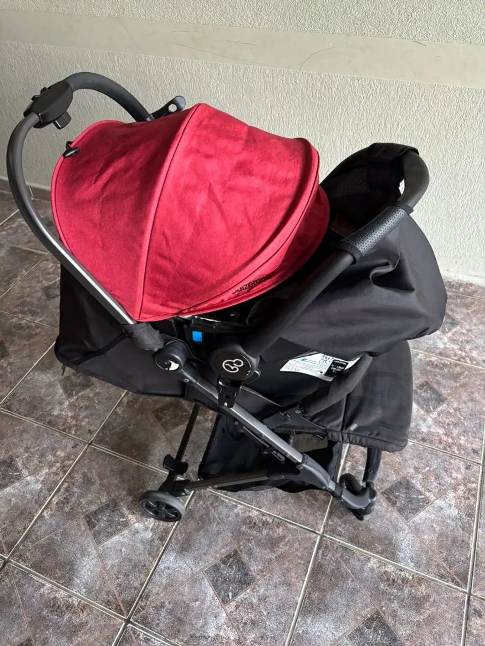 Carrinho de bebê + Bebê conforto 