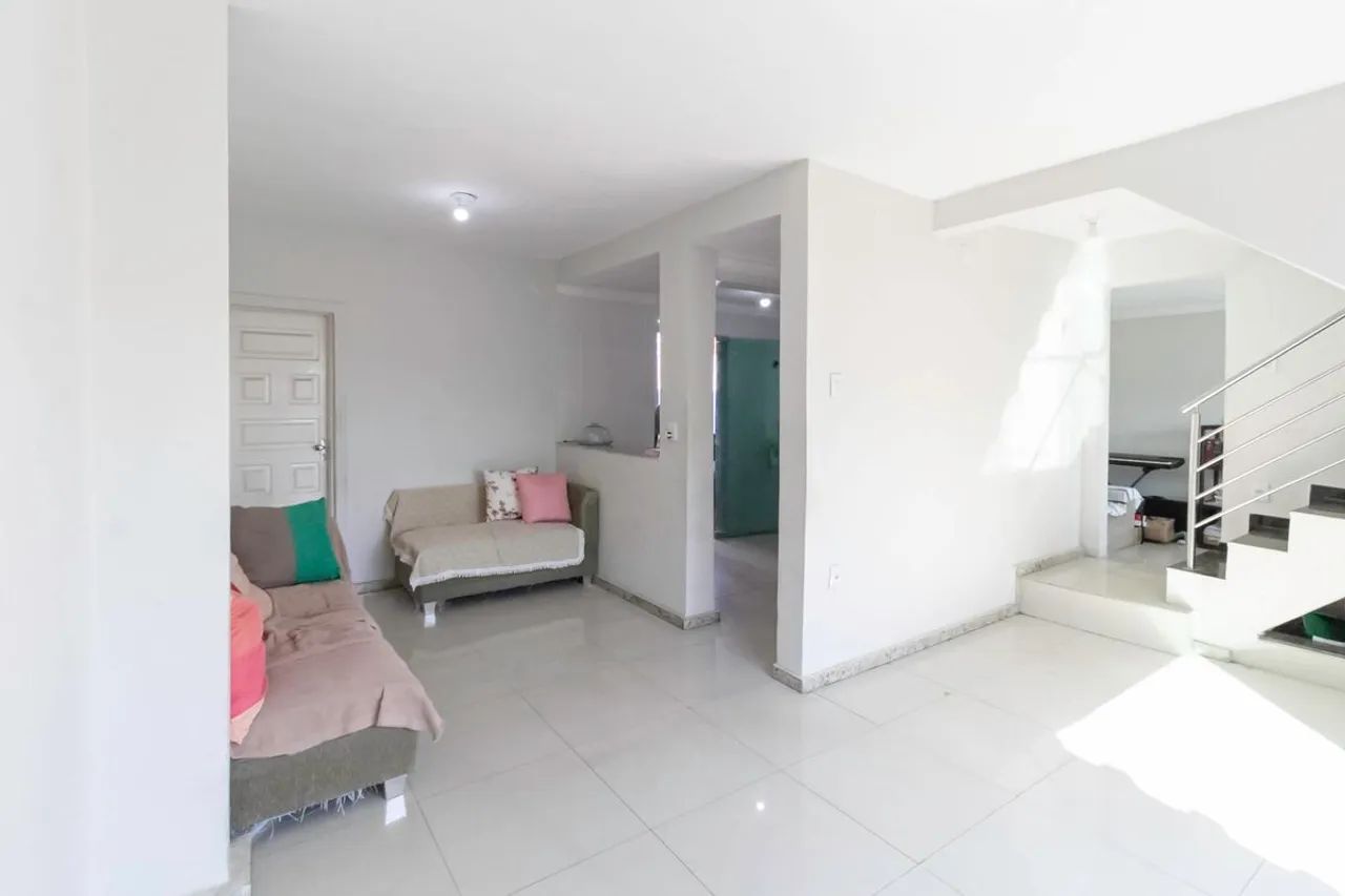 Casa à Venda - Alípio de Melo, 3 Quartos, 242 m2