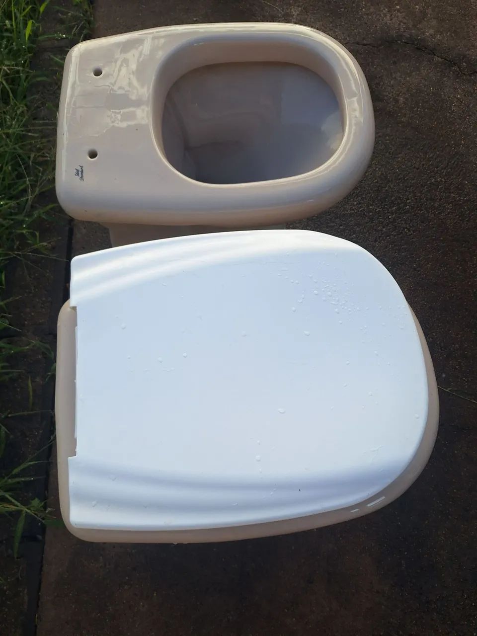 2 vasos sanitários com tampa - Foto 2