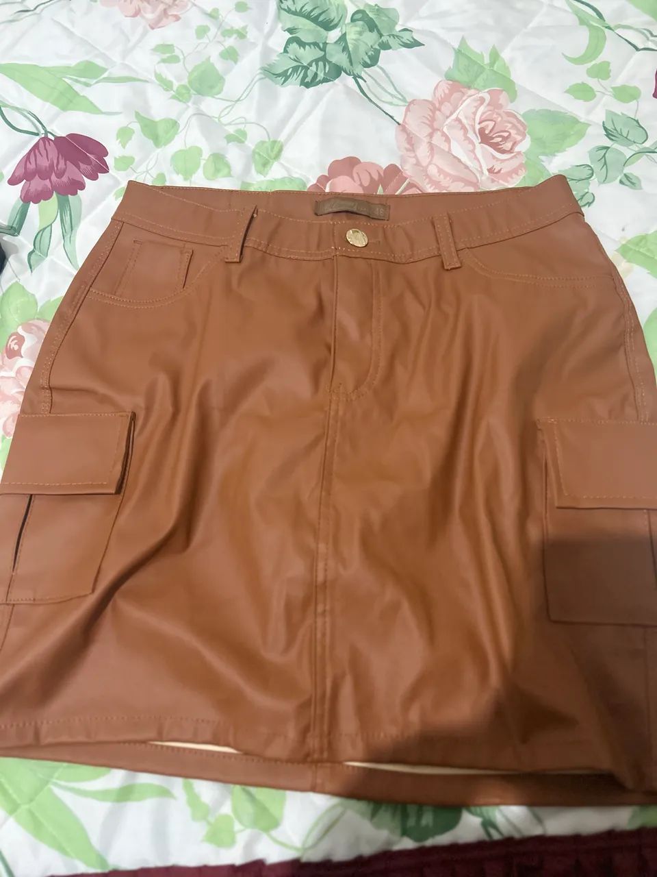 Saia cargo nova tamanho 46