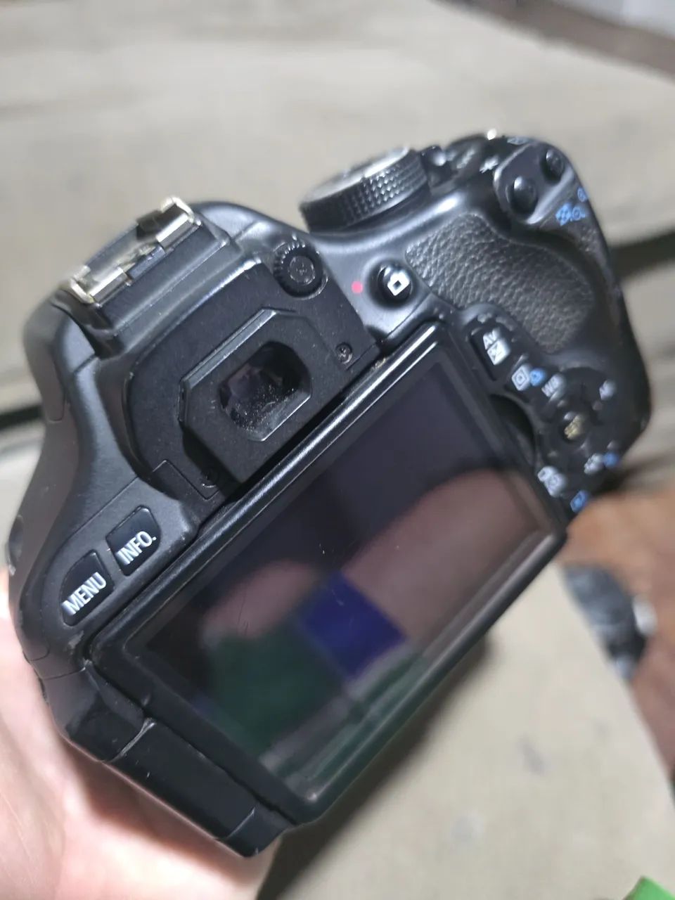 ? Canon EOS Rebel T3 (Corpo) - NÃO FUNCIONA - Para Peças, Conserto ou Coleção - Foto 2