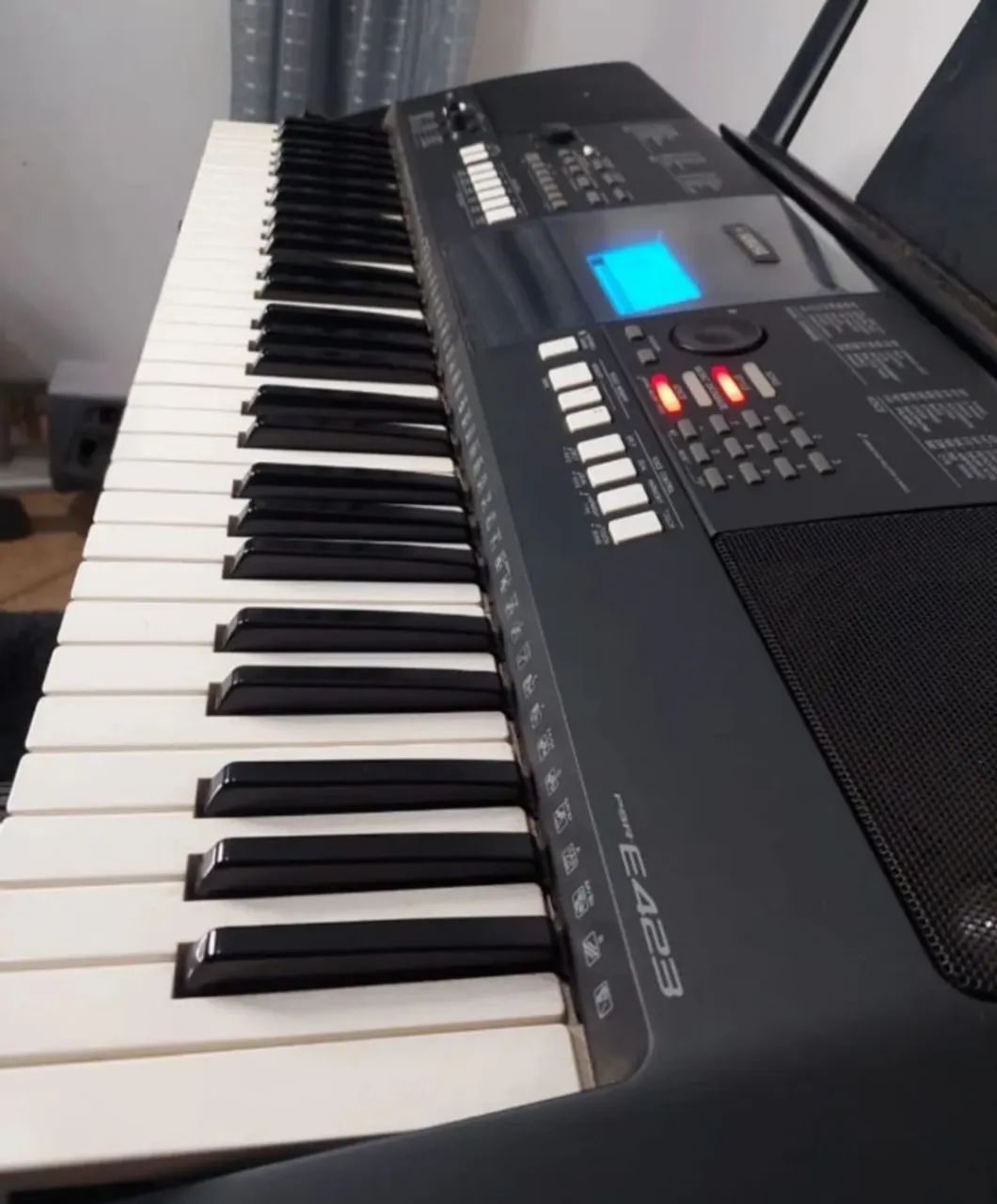 Teclado YAMAHA E423  - Foto 4