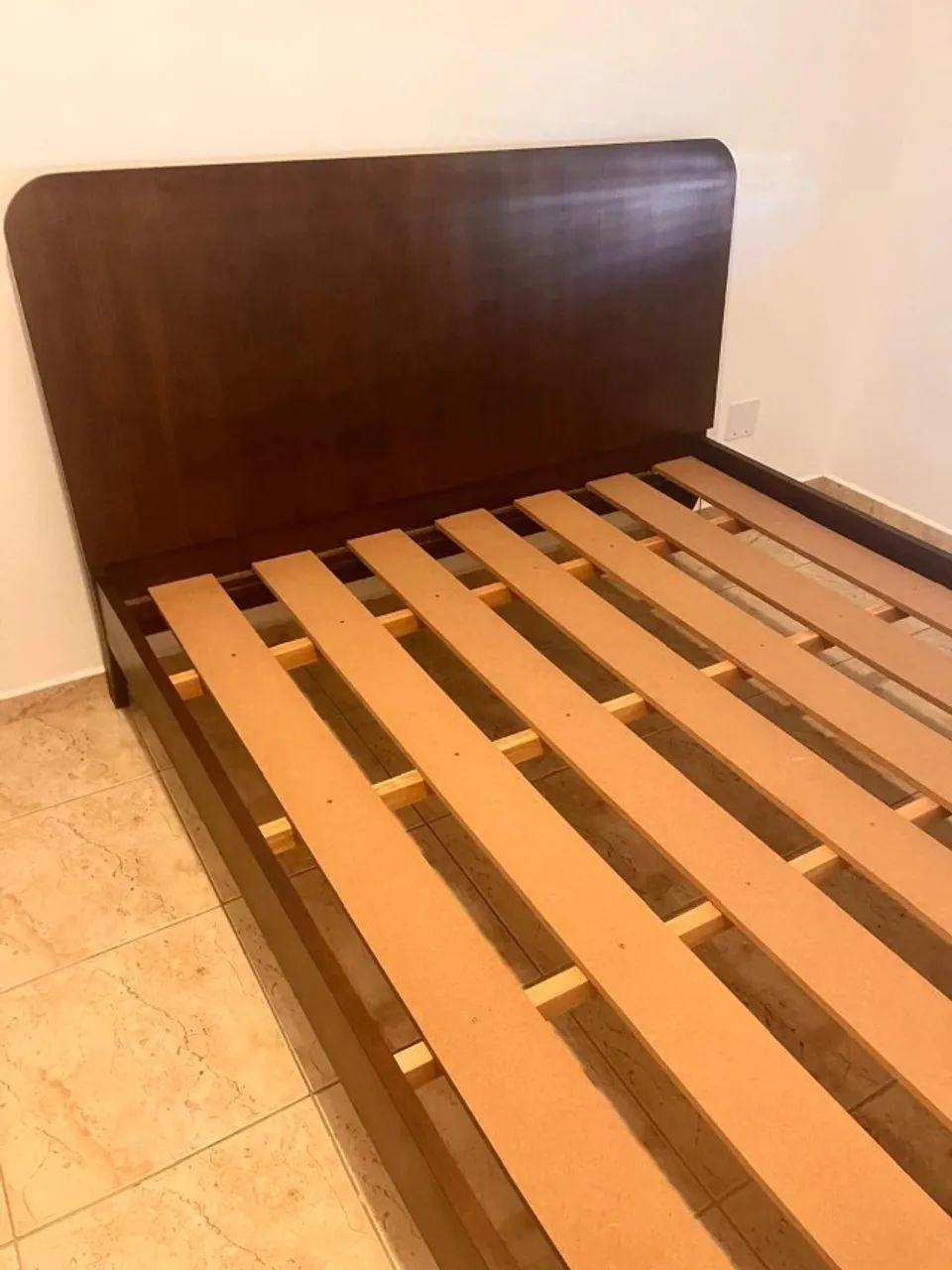 CAMA QUEEN C/CABECEIRA HIPNOS PLANOS - Foto 3