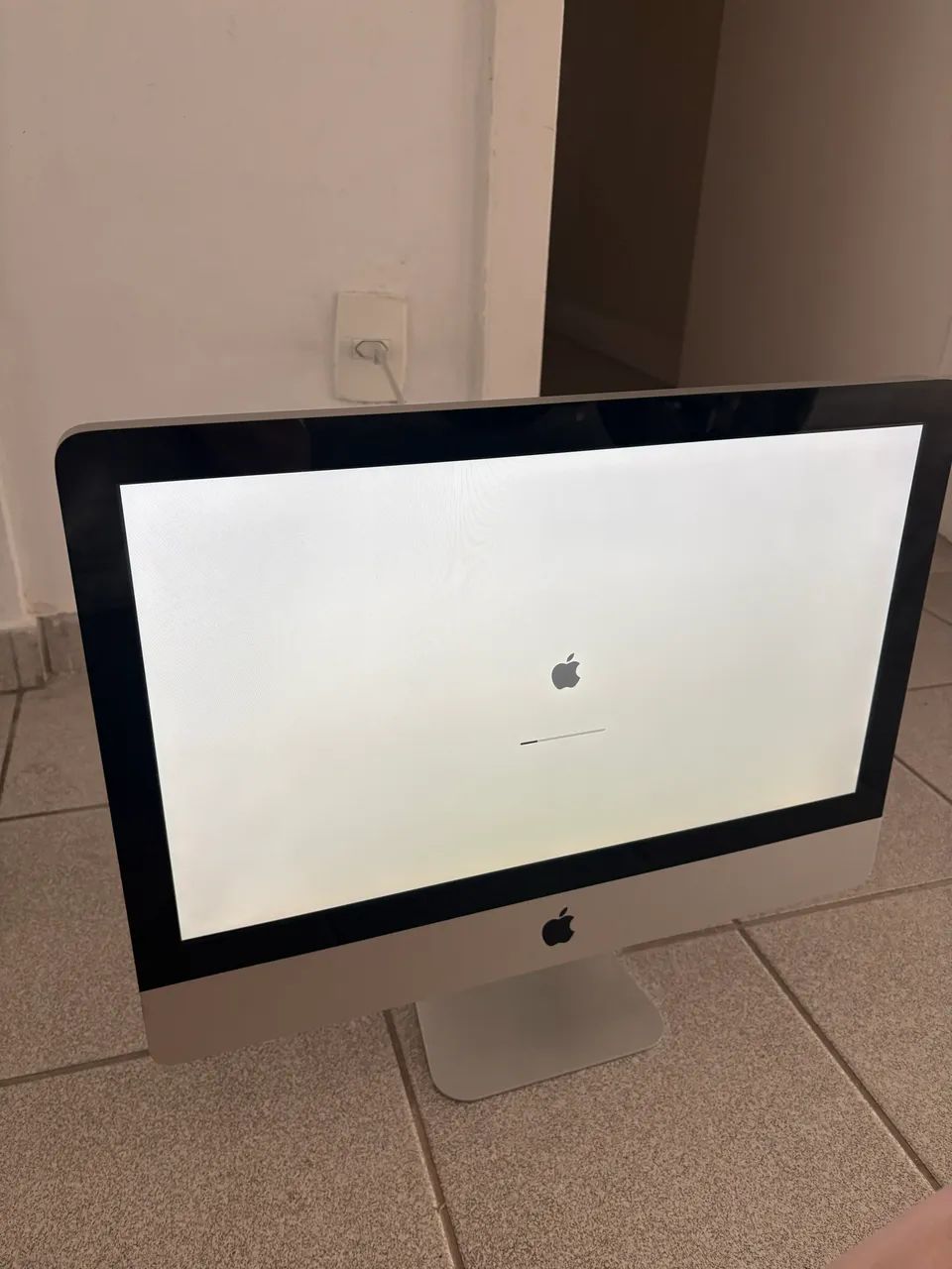 Apple iMac 21,5" Mid 2011 - Core i5 - Perfeito Estado