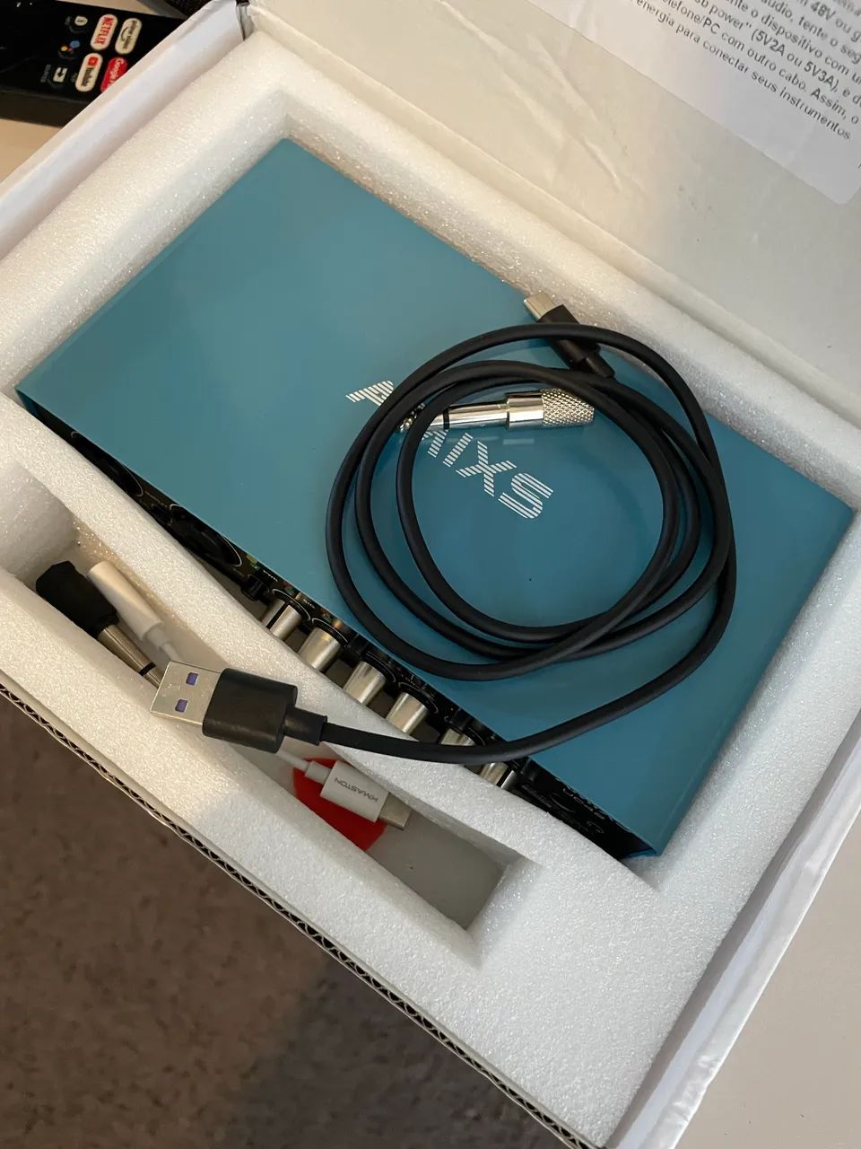 Vendo ou troco interface de áudio 