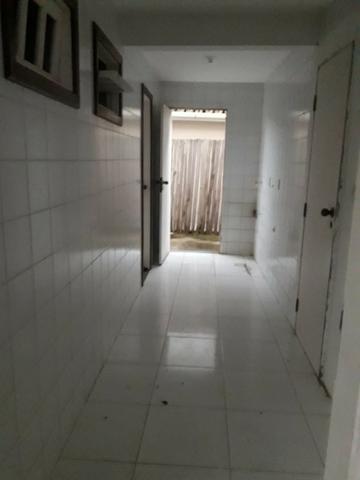 Excelente 4/4 com 450m² em Itapoã! Condomínio fechado - Foto 2