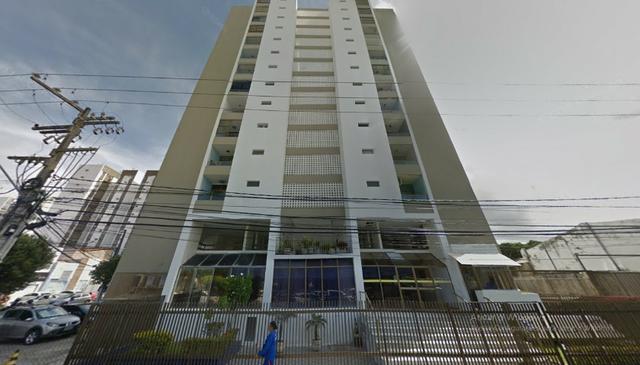 Apartamento no Edifício Silvio Cezar Leite, c/ 3 quartos, Bairro Centro