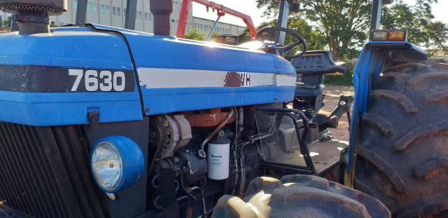 Trator New Holland 7630 4x4 ano 2004/2005 - Foto 4