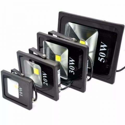 Refletor Led 10 20 30 50 100 150 200w Branco Frio Bivolt Ip66 Externo