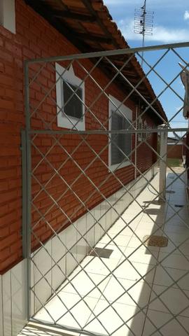 Casa Quitada, Escriturada e Mobliada, com 02 quartos, sendo um suíte e Varandas - Foto 11