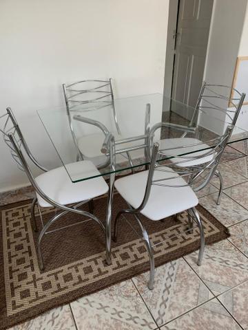 Mesa de Vidro com 4 cadeiras - Foto 3