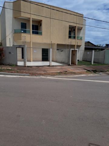 Sobrado com 03 quartos, no Cohab