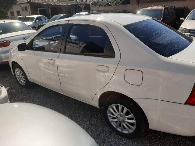 Toyata etios sedan sd xls 2013 única dona - Foto 2