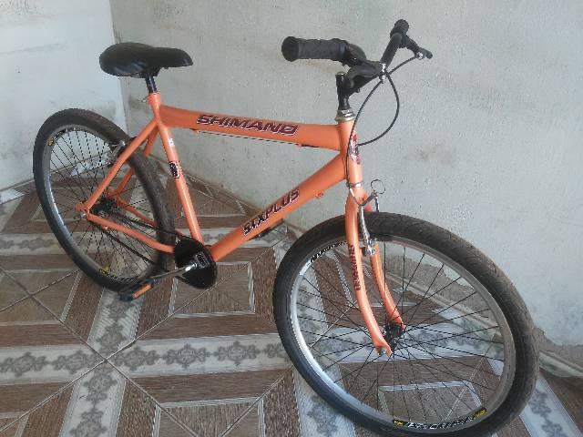 Vendo essa bike semi nova aro 26 - Foto 3