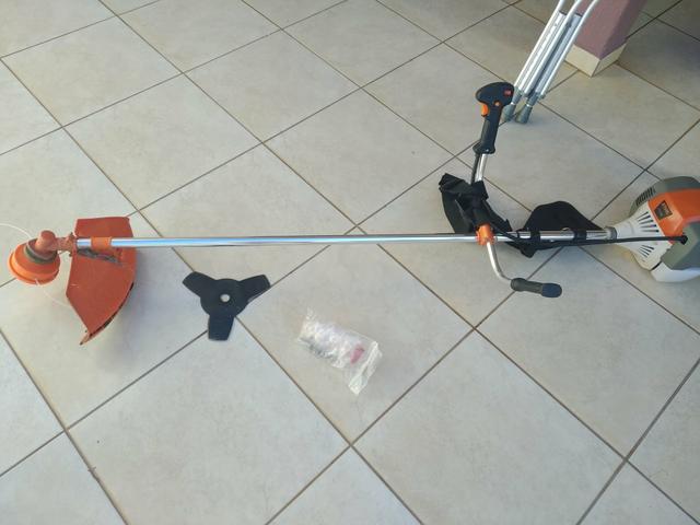 Roçadeira a gasolina