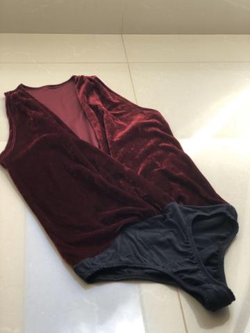 Body com decote lindíssimo!