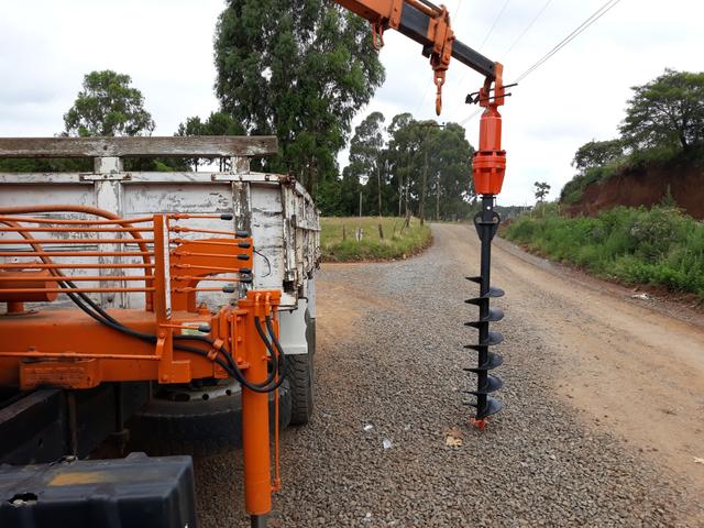 Munck, muck, muque, trado, perfuratriz, vw 13.150, vw, caminhão munck - Foto 9