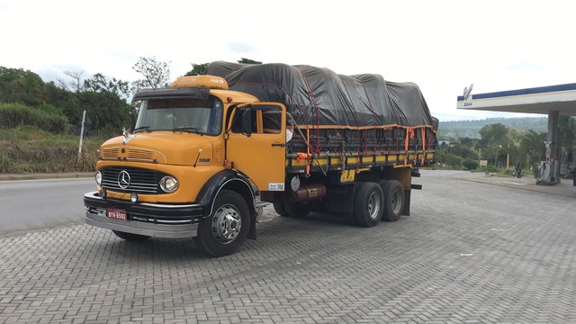 CAMINHÃO MB 2013