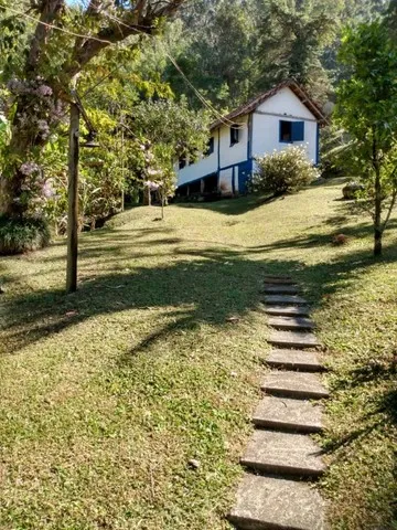 Lindo sítio na serra com preço reduzido