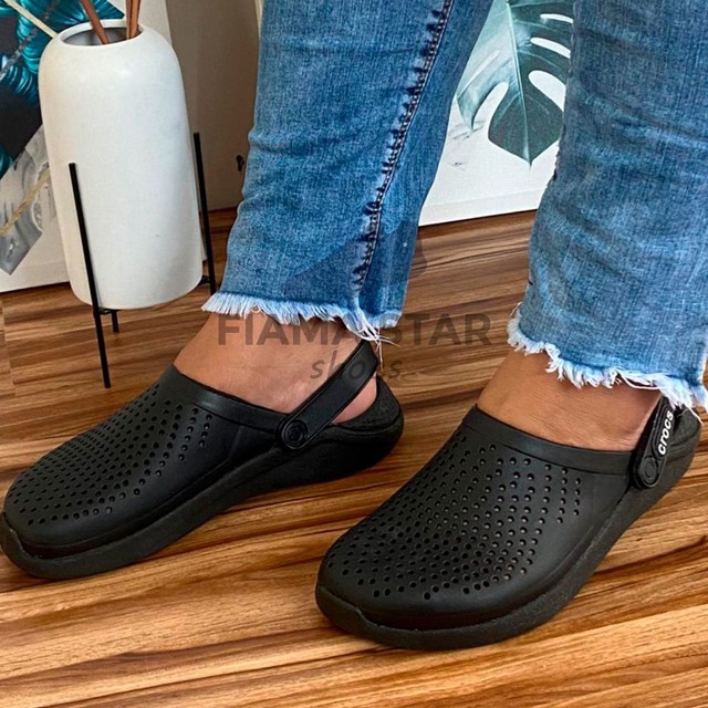 Sandália crocs direto de fábrica atacado - Objetos de decoração - Parque  Santa Rosa, Fortaleza 1166137947 | OLX