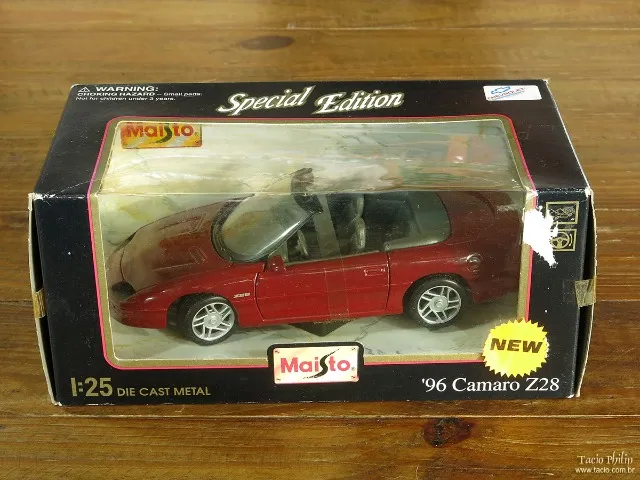 Miniatura Camaro Z28 1996 1:25 verde Maisto Special Edition