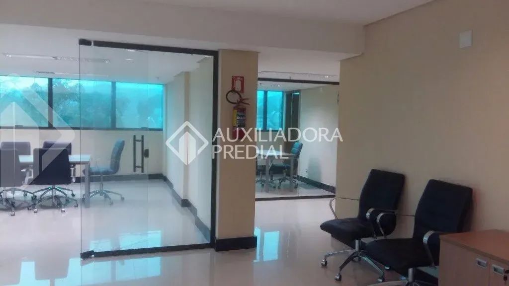 SALA COMERCIAL NOVA COM 45M² NA AVENIDA ASSIS BRASIL NO EDIFICIO NEO SUPERQUADRA