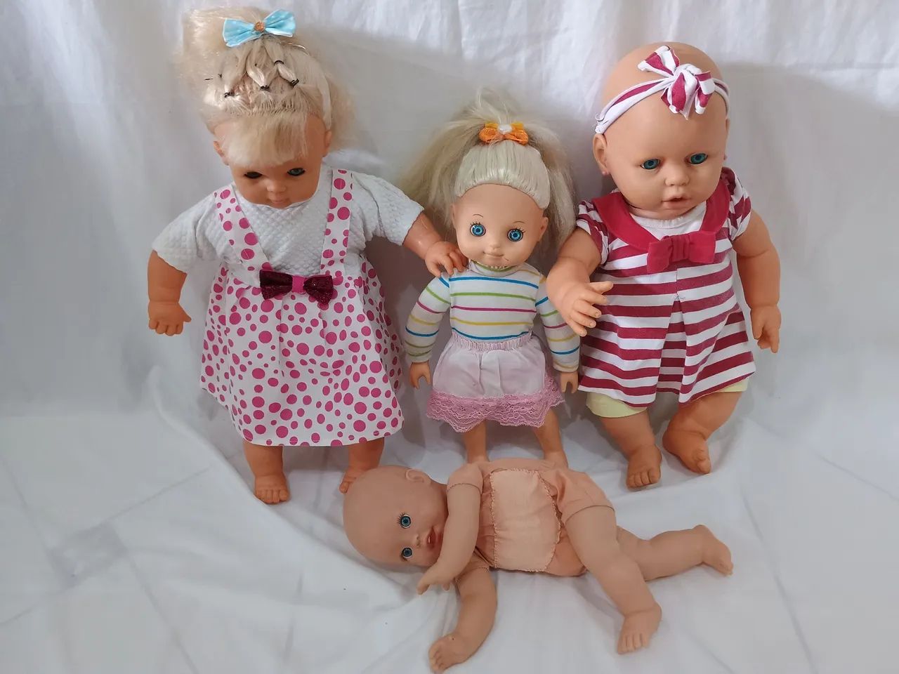 Lote com 4 bonecas antigas  - Foto 2