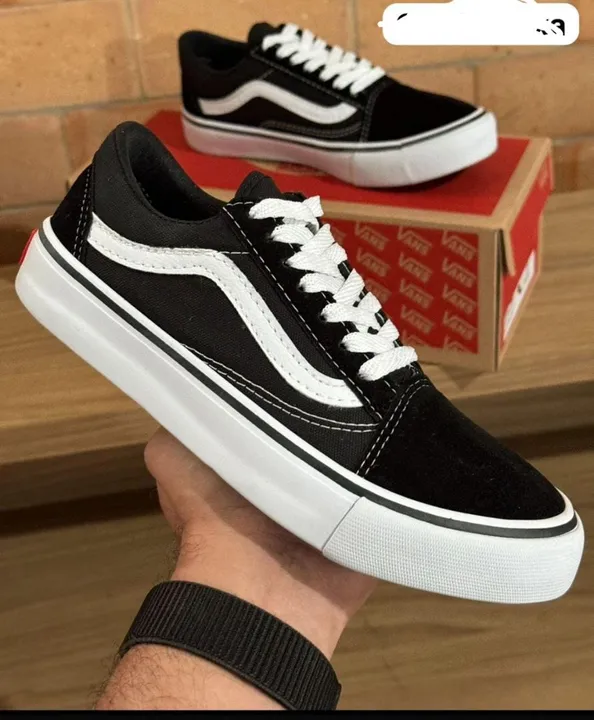 Tênis Vans modelo tradicional Preto - Novo