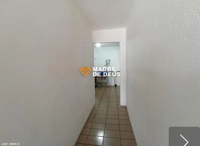 Casa Duplex bem localizada, super ventilada com 3 quartos e uma excelente varanda. 2 Vagas - Foto 2