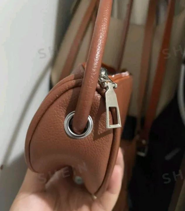 Bolsa transversal couro PU  pequena - Foto 3