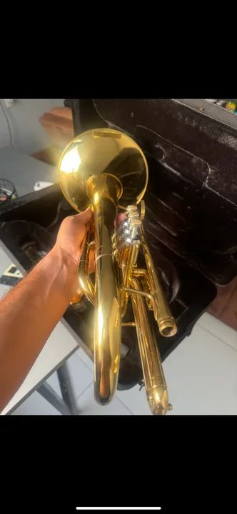 Vendo ou troco Trombone (Trombonito) laqueado , instrumento lindo com case rígida  - Foto 4