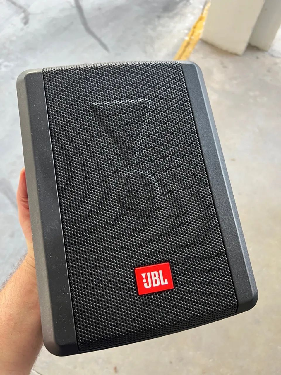 Caixa de Som JBL amplificada subwoofer 100w