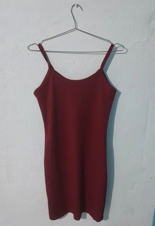 Vestido Tamanho: M Cor: Bordô - Shein