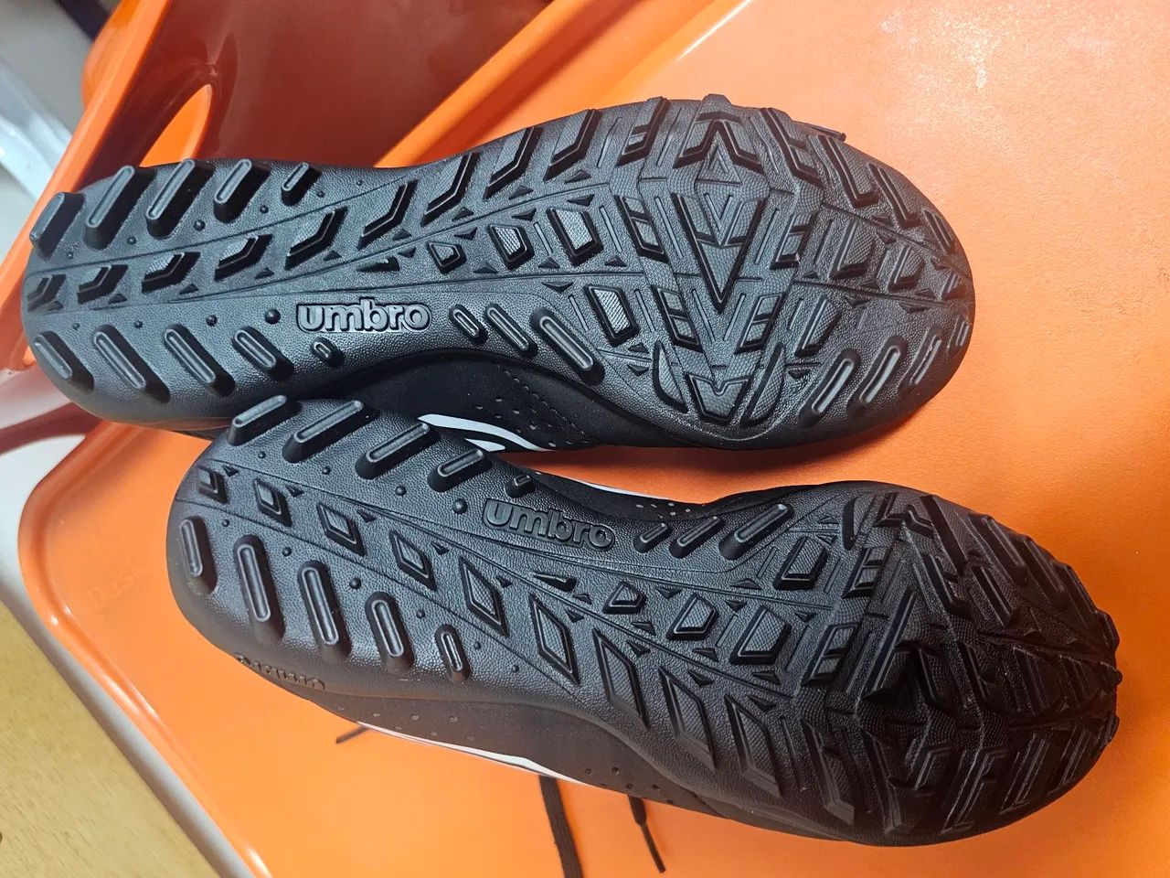 Chuteira Umbro Neo Striker - Nova! - Foto 3