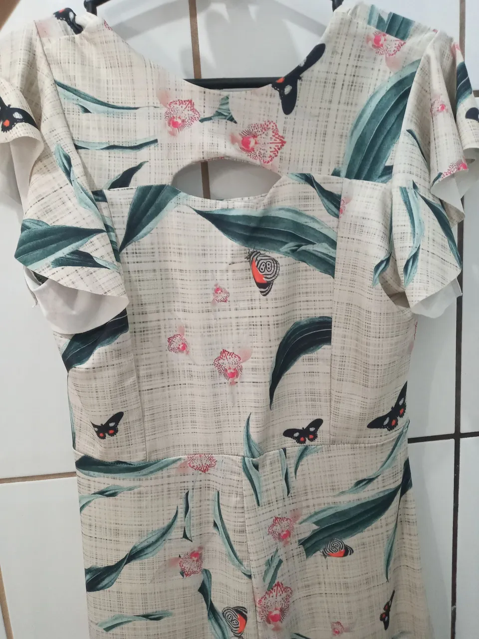 Macacão Estampado Floral e Borboletas